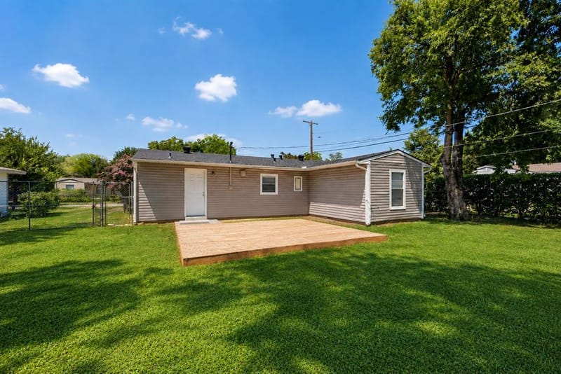 1318 Raines Street, Arlington TX 76010 - Photo 16