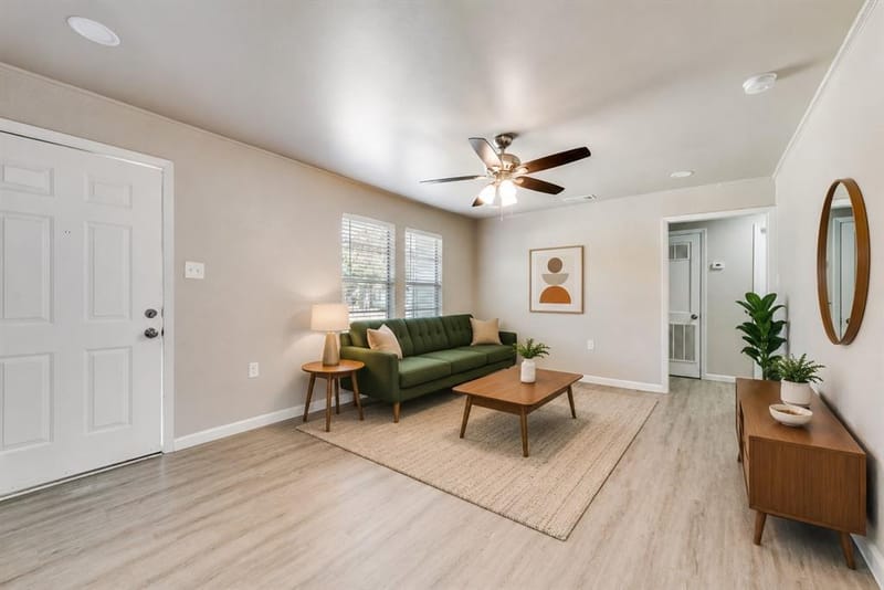 1318 Raines Street, Arlington TX 76010 - Photo 5