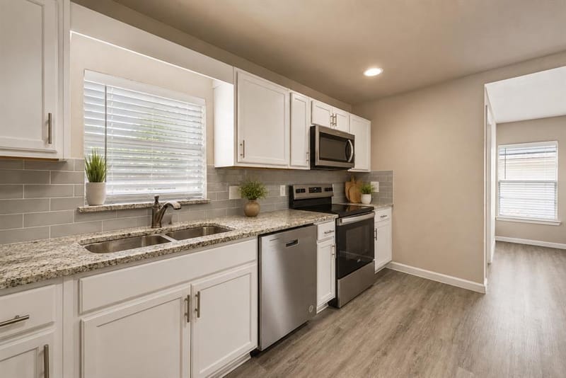 1318 Raines Street, Arlington TX 76010 - Photo 8