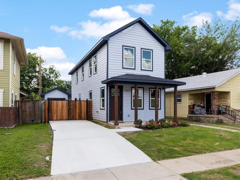 1104 E Annie Street, Fort Worth TX 76104