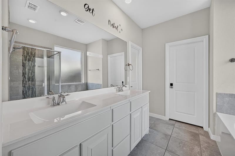 576 Pendennis Drive, Saginaw TX 76131 - Photo 9