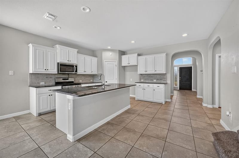 576 Pendennis Drive, Saginaw TX 76131 - Photo 4