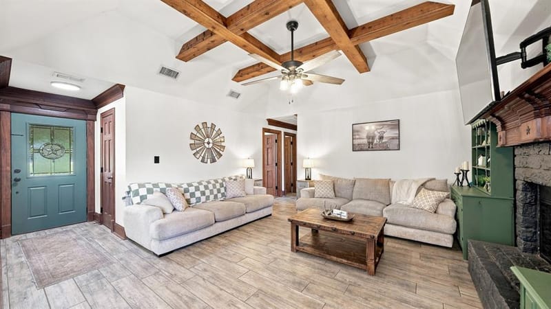 1870 Ross Lane, Springtown TX 76082 - Photo 6