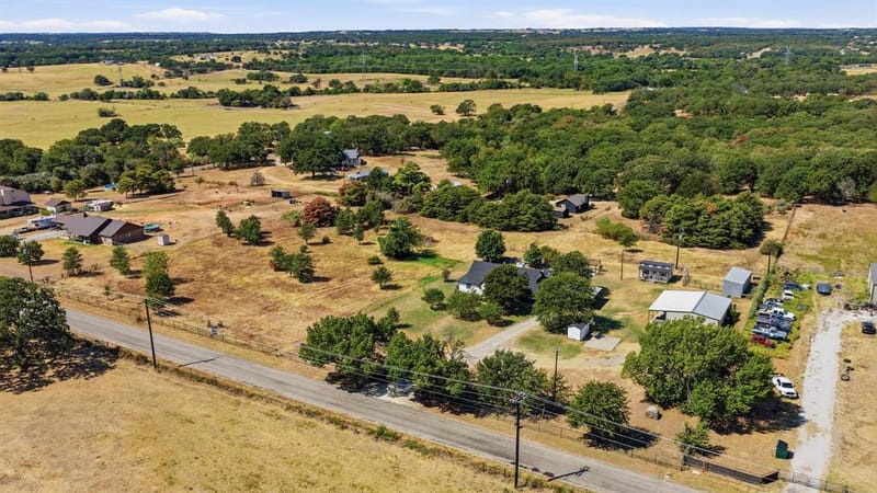 1870 Ross Lane, Springtown TX 76082 - Photo 38