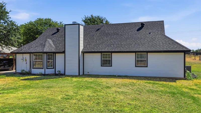 1870 Ross Lane, Springtown TX 76082 - Photo 33