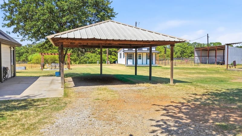 1870 Ross Lane, Springtown TX 76082 - Photo 35