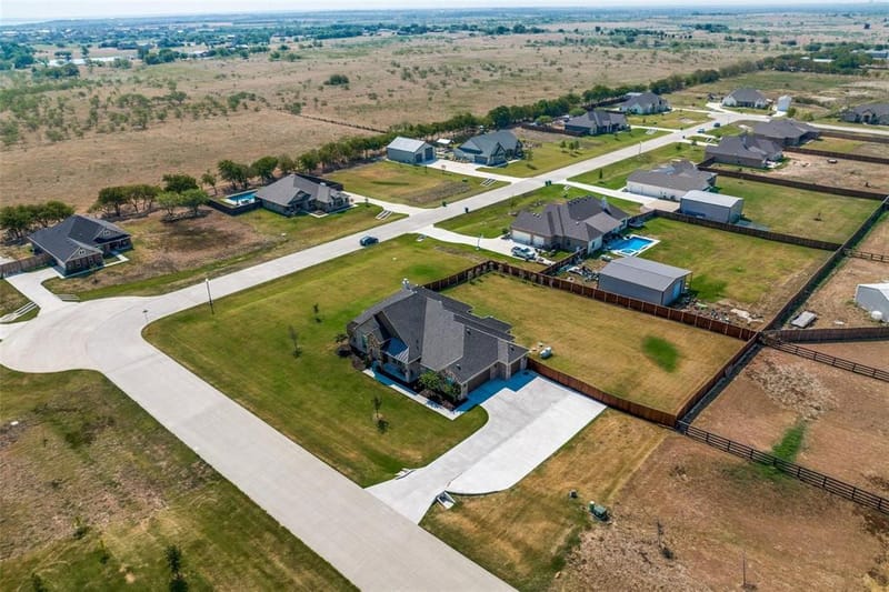 7018 New Castle Lane, Sanger TX 76266 - Photo 6