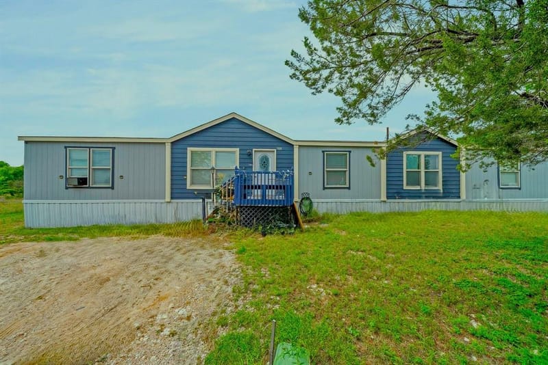 3108 Mistletoe St Street, Granbury TX 76048