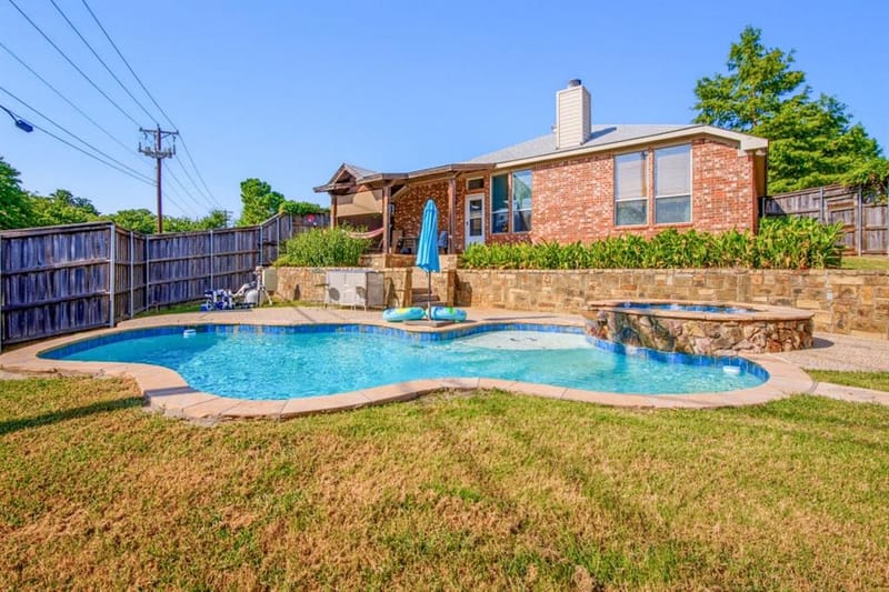1400 Rancho Dominguez Road, Corinth TX 76210