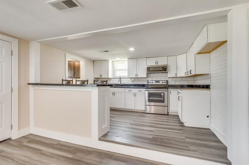 502 N Delaware Street, Irving TX 75061 - Photo 8