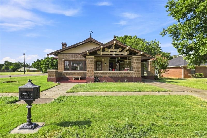 701 Pecan Street, Honey Grove TX 75446 - Photo 2