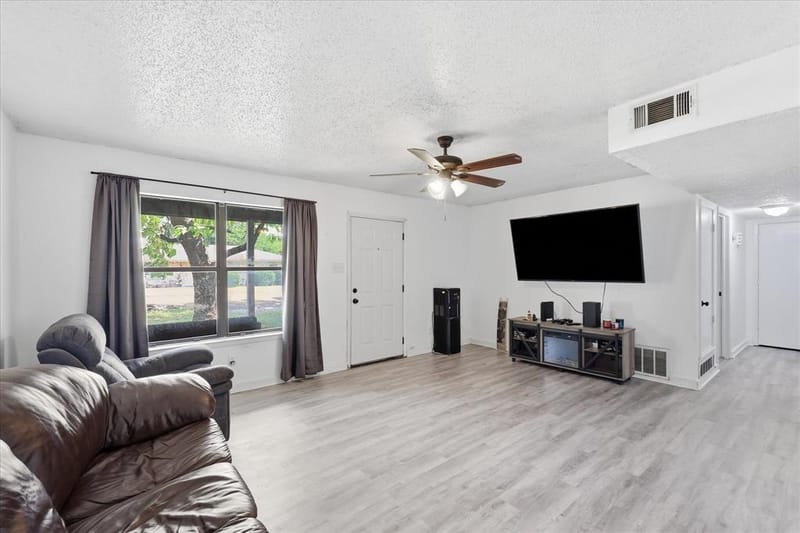 204 Jackilu Street, Sanger TX 76266 - Photo 7
