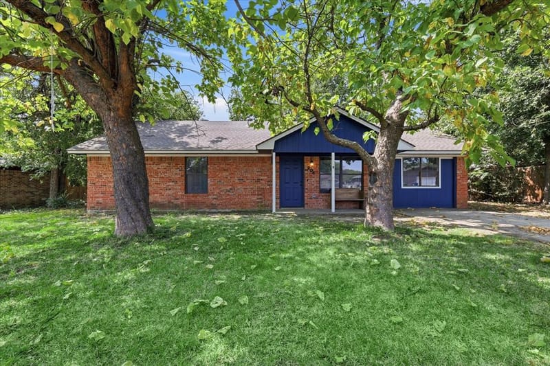 204 Jackilu Street, Sanger TX 76266