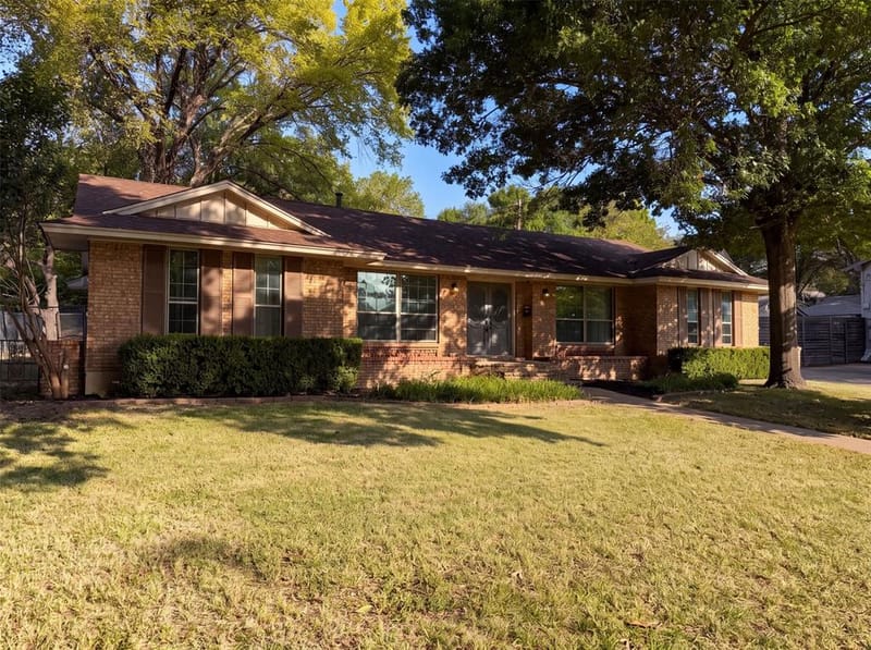 821 Glen Oaks Boulevard, Dallas TX 75232