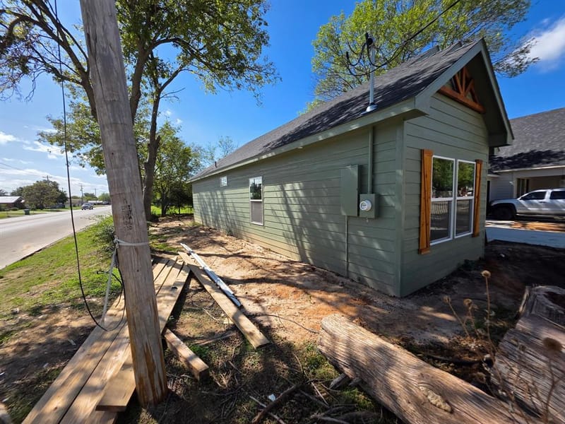 201 W Cherry Street, Nocona TX 76255 - Photo 6