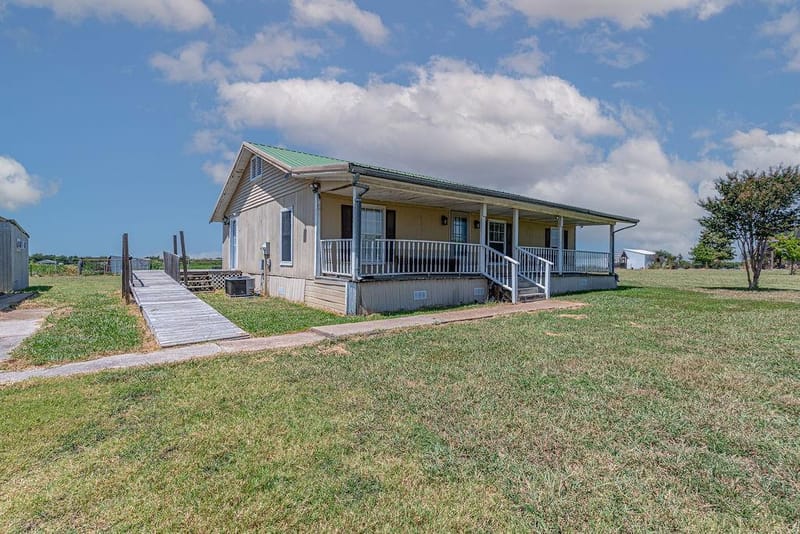 3332 County Road 1033, Greenville TX 75401 - Photo 16