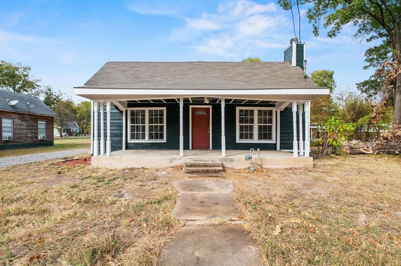 1008 W 10th Street, Bonham TX 75418