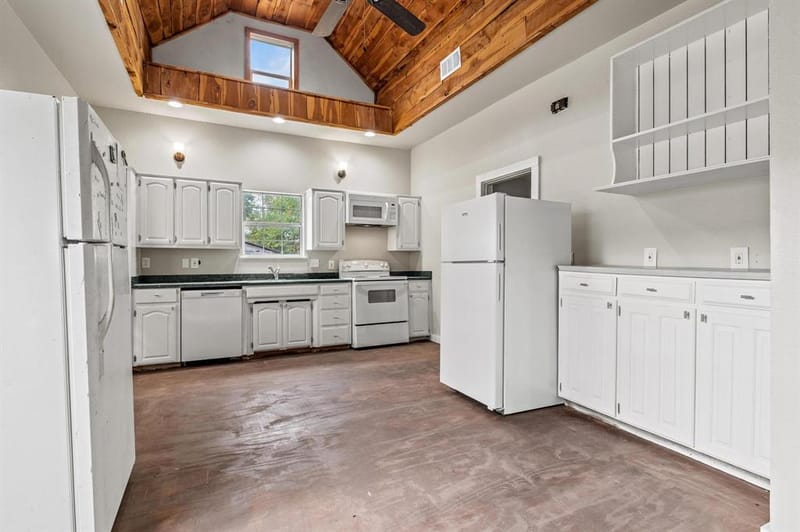 1008 W 10th Street, Bonham TX 75418 - Photo 11