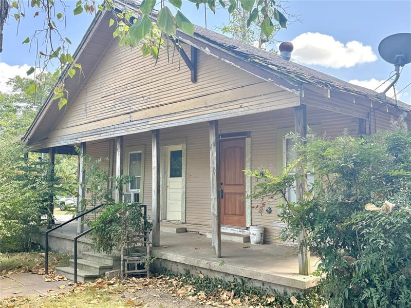 1201 Market Street W, Honey Grove TX 75446 - Photo 17