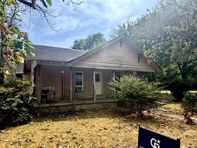1201 Market Street W, Honey Grove TX 75446 - Photo 16
