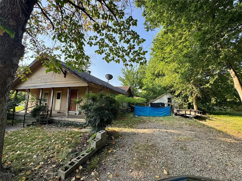 1201 Market Street W, Honey Grove TX 75446