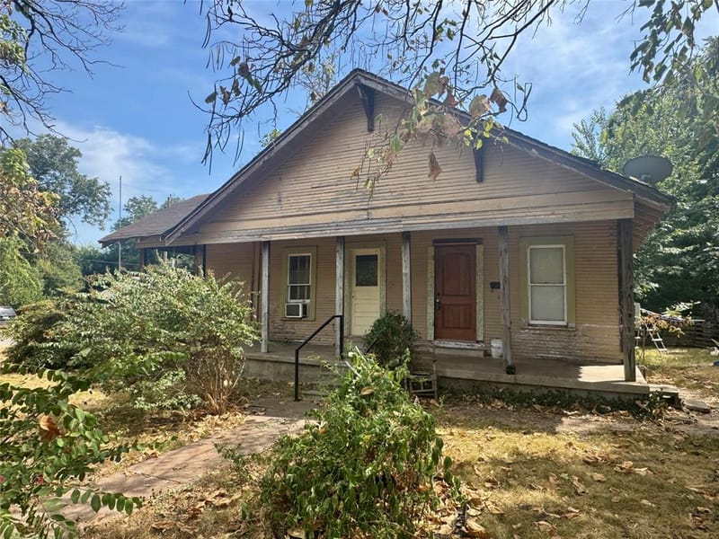 1201 Market Street W, Honey Grove TX 75446 - Photo 15
