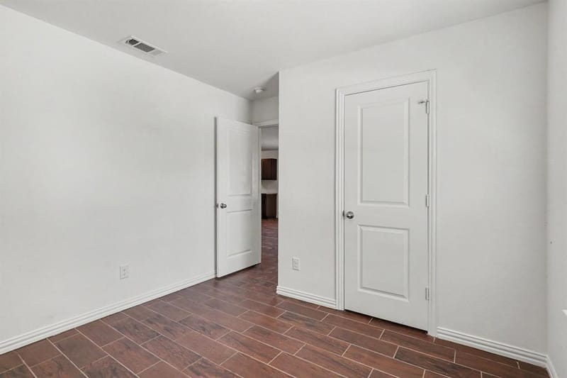 1255 E Davis Avenue, Fort Worth TX 76104 - Photo 16