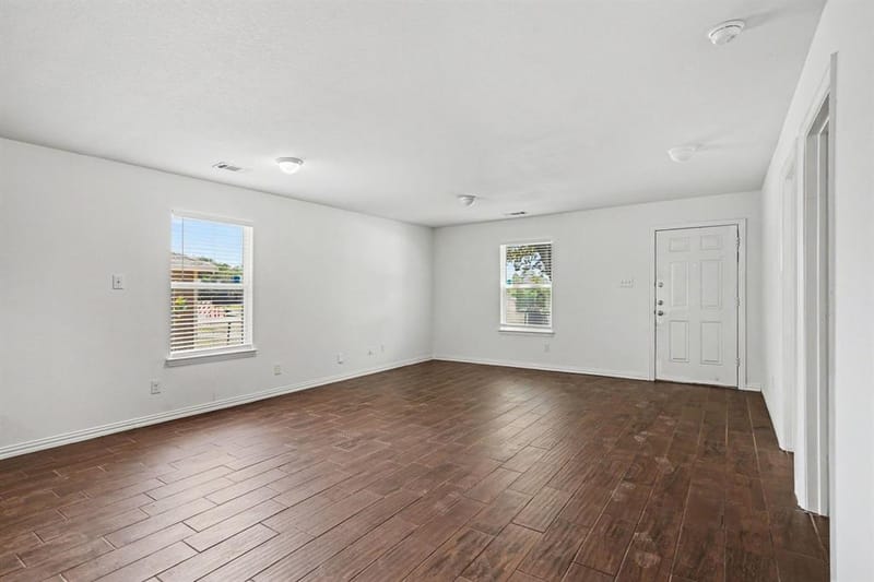 1255 E Davis Avenue, Fort Worth TX 76104 - Photo 5