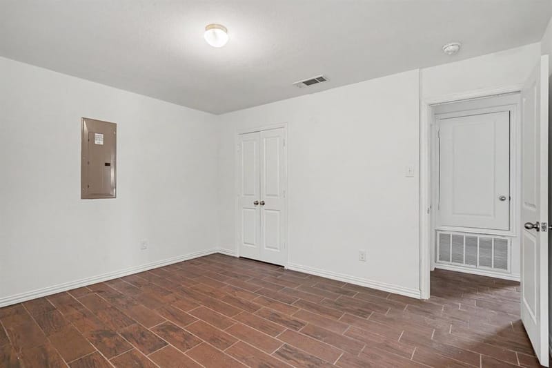 1255 E Davis Avenue, Fort Worth TX 76104 - Photo 20