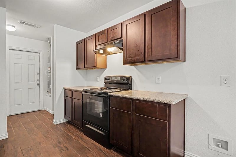 1255 E Davis Avenue, Fort Worth TX 76104 - Photo 10