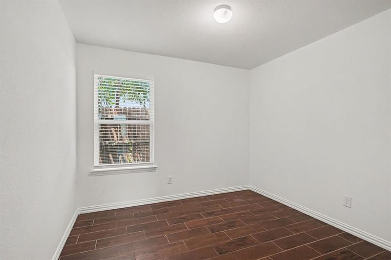 1255 E Davis Avenue, Fort Worth TX 76104 - Photo 18
