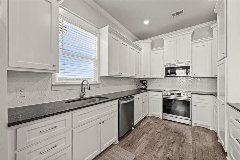 225 Swan Lake, Waco TX 76708 - Photo 8