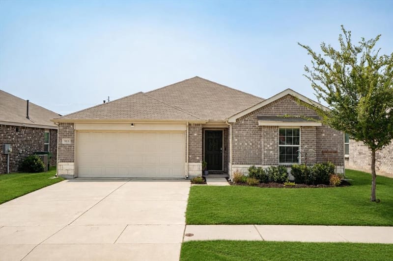 913 Dressage Drive, Haslet TX 76052