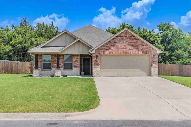 409 Mesa Drive, Lone Oak TX 75453