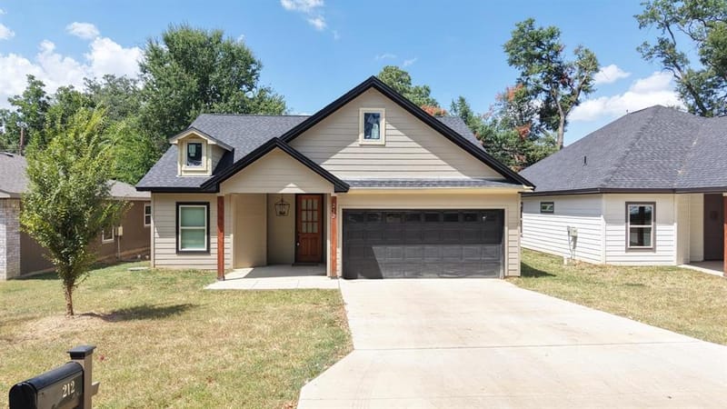 212 Holiday Drive, Gun Barrel City TX 75156 - Photo 6