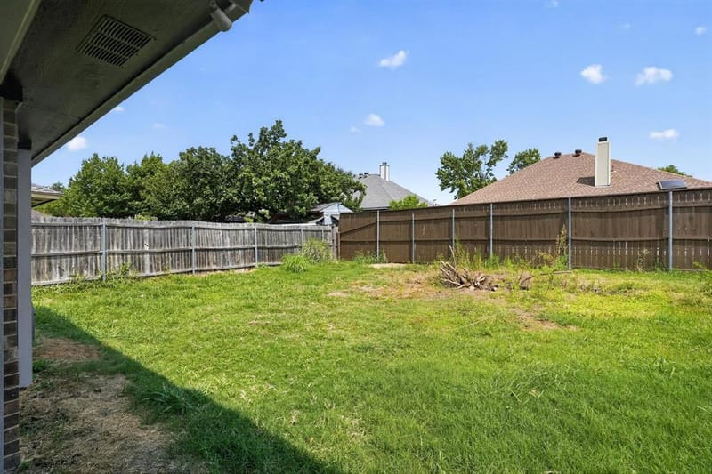 6057 Hillglen Drive, Watauga TX 76148 - Photo 6