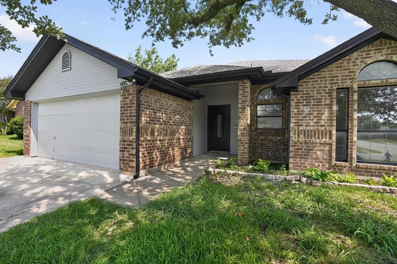 6057 Hillglen Drive, Watauga TX 76148 - Photo 7