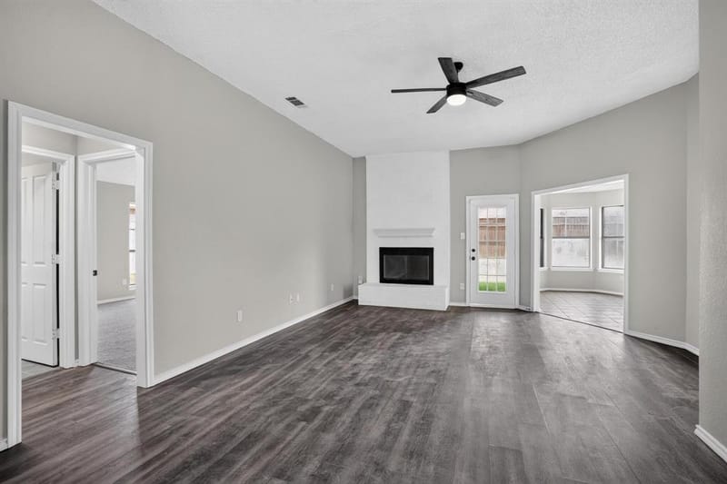 6057 Hillglen Drive, Watauga TX 76148 - Photo 9
