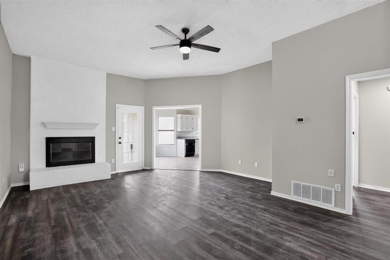 6057 Hillglen Drive, Watauga TX 76148 - Photo 10