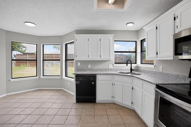 6057 Hillglen Drive, Watauga TX 76148 - Photo 14