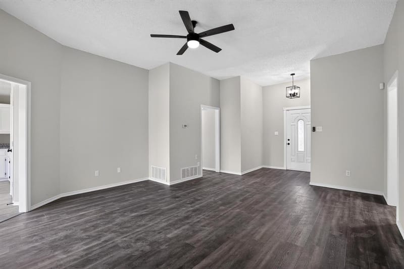 6057 Hillglen Drive, Watauga TX 76148 - Photo 11
