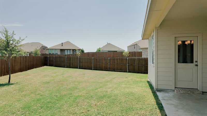 319 Sedalia Trail, Justin TX 76247 - Photo 31