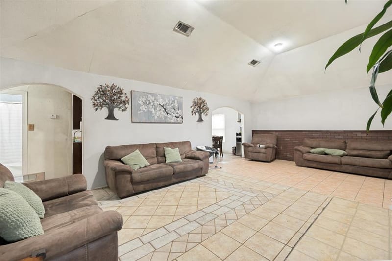 6625 Speight Street, Dallas TX 75232 - Photo 3