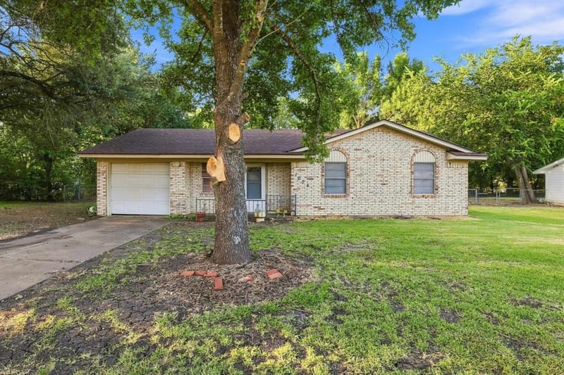 1008 Yeager Street, Honey Grove TX 75446