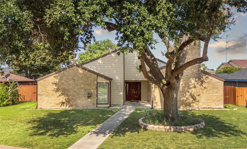 13407 Hedgeapple Drive, Dallas TX 75243