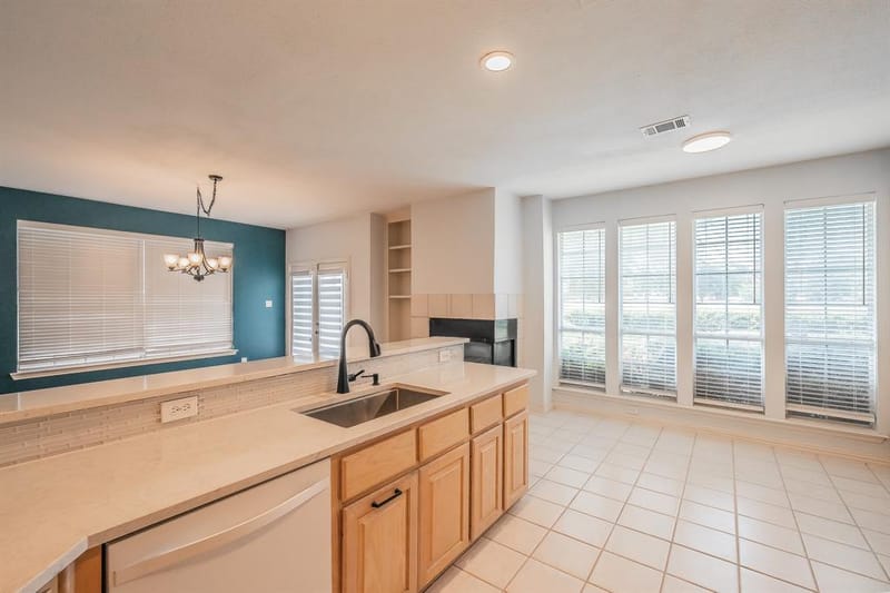 10503 Waters Drive, Irving TX 75063 - Photo 15