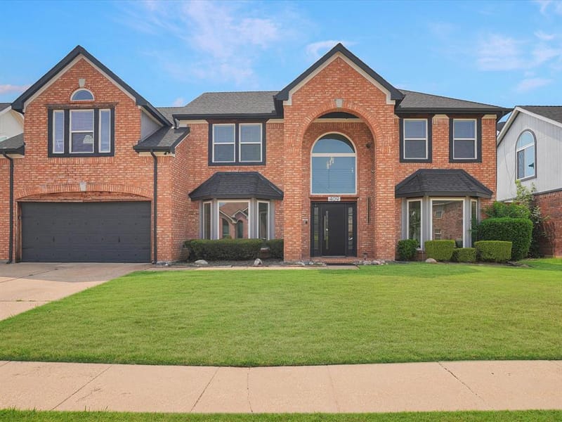 409 Baldwin Street, Grand Prairie TX 75052 - Photo 2