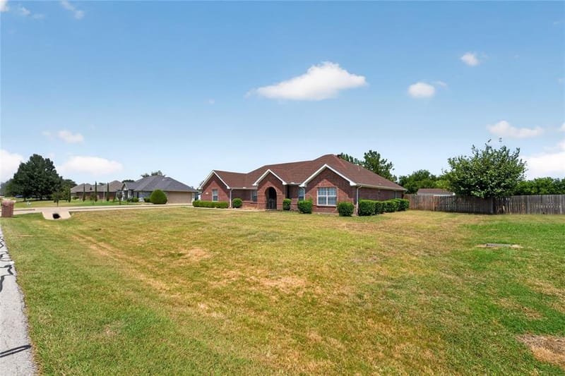10257 E Rancho Diego Lane, Fort Worth TX 76036 - Photo 3