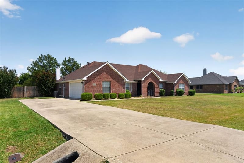 10257 E Rancho Diego Lane, Fort Worth TX 76036 - Photo 4