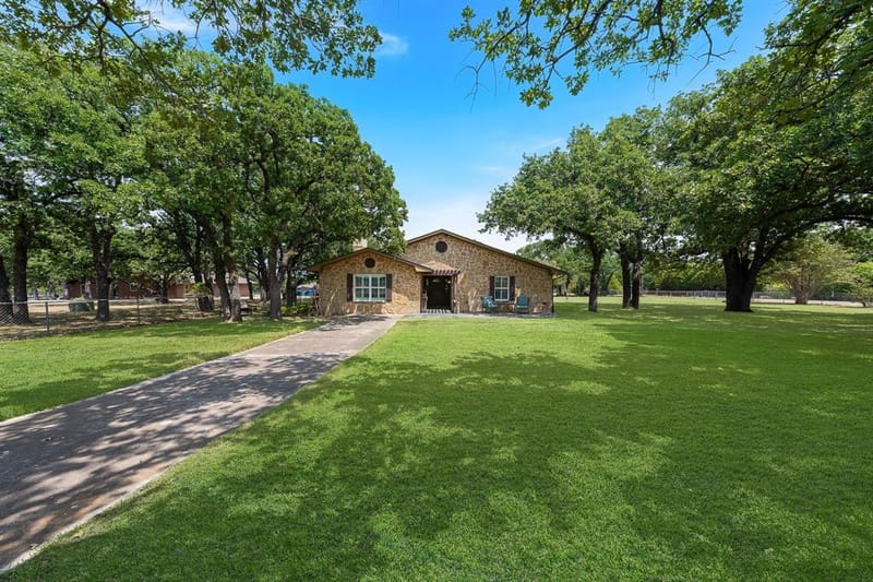 703 Robin Lane, Argyle TX 76226 - Photo 14